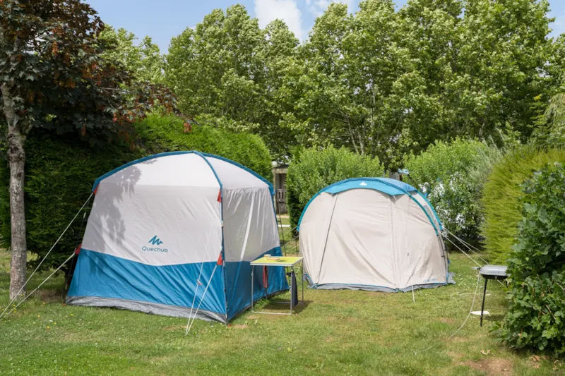 Forfait Confort (1 Tente, Caravane Ou Camping-Car / 1 Voiture / Électricité 10A)