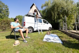 Stellplatz - Stellplatz Confort (Zelt, Wohnwagen, Wohnmobil / 1 Auto / Strom 10A) - Camping Paradis La Grand'Métairie****