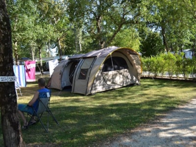 Pitch Nature : vehicle + tent , caravan or camping-car