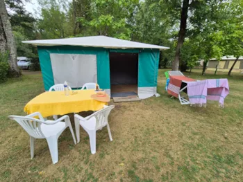 Location - Bungalow Toilé - Utilisation Des Sanitaires Du Camping - Camping les PEUPLIERS