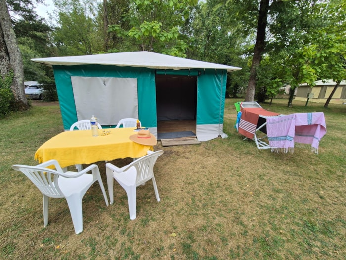 Bungalow Toilé - Utilisation Des Sanitaires Du Camping