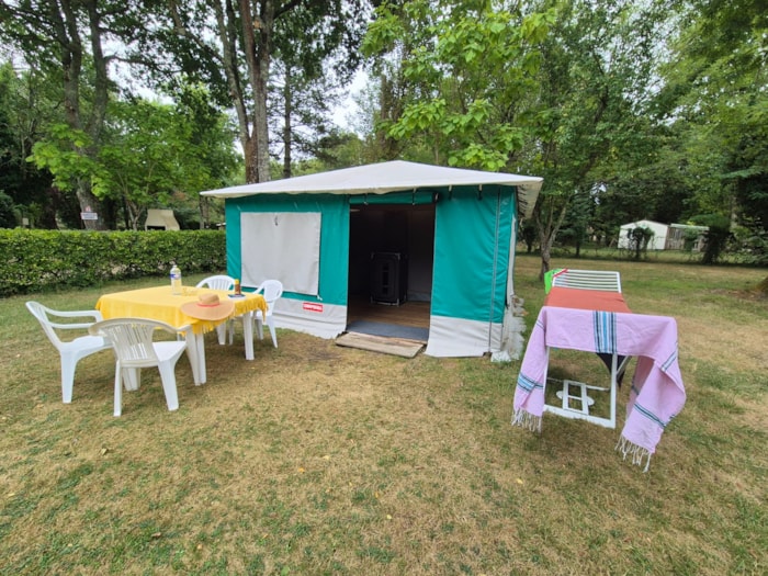 Bungalow Toilé - Utilisation Des Sanitaires Du Camping