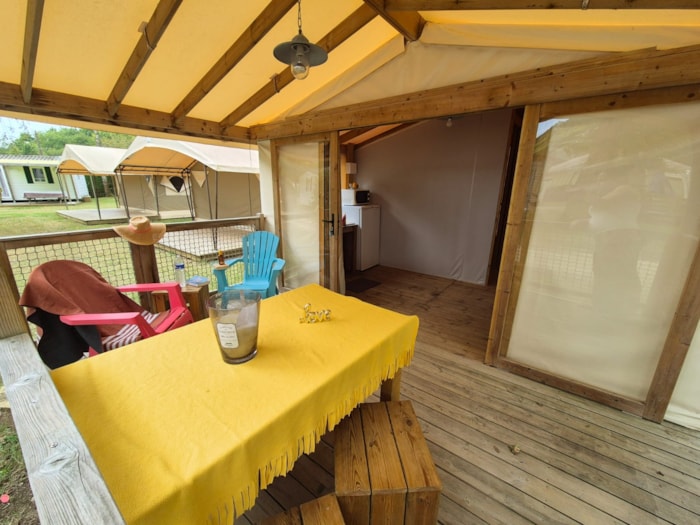 Lodge Toilé Avec Terrasse Couverte - Utilisation Des Sanitaires Du Camping - (4 Adultes Maxi)