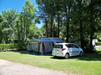 Pitch Nature : vehicle + tent , caravan or camping-car