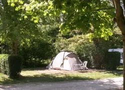 Forfait Camping (Emplacement, 2 Personnes, 1 Véhicule)