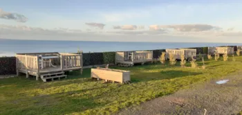 Stellplatz - Privilegierter Wohnmobilstellplatz Mit Privater Terrasse Und Meerblick +2 Pers. + 1 Wohnmobil + Stro - CAMPING BELLEVUE MER