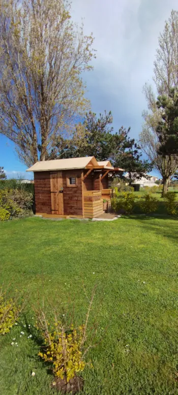 Stellplatz - Premium Pitch With Private Sanitary - CAMPING BELLEVUE MER