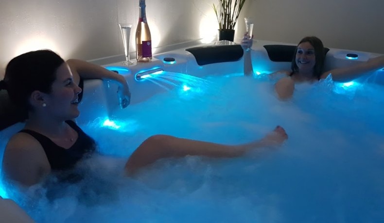 Mobil Home EXKLUSIV 2 Zimmer Jacuzzi