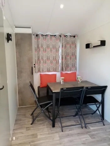 Mietunterkunft - Mobilheim Bikini  - 23M²- 2 Zimmer - Camping Kerlaz