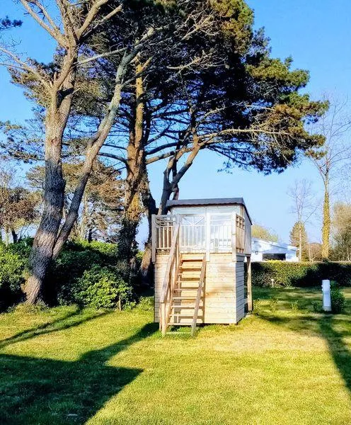 Location - Cabane Sur Pilotis Campetoile (Sans Sanitaires Privatifs) -10 M² - 1 Chambre - Camping Kerlaz