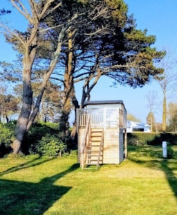 Accommodation - Cabin On Stilts Campétoile 10 M² 1 Bedroom 2019 (Without Toilets Blocks) - Camping Kerlaz