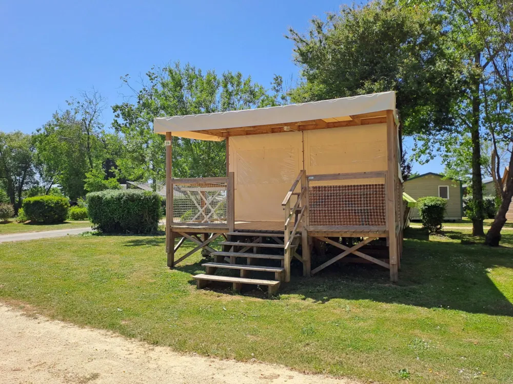 Location - Bungalow Lodge Carrélys (Sans Sanitaires Privatifs) - 27M² - 2 Chambres - Camping Kerlaz