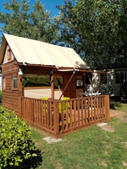 Location - Bungalow Lodge Cocotier 25M² 2 Chambres 2022 - Sans Sanitaire Privatif - Camping Kerlaz
