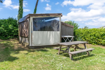 BUNGALOW LODGE COP'CAMP (without toilet blocks) - 18m²-  2 bedrooms — 7