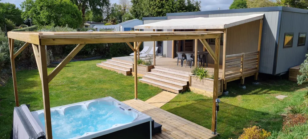 Location - Mobilhome Taos Premium Avec Spa 40M² - 2 Chambres - 2 Salles De Bain / Terrasse Couverte + Tv + Lv - Flower Camping Domaine de Pendruc