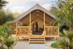Accommodation - Tent Lodge Wood 21 M² 2 Bedrooms Without Toilet Blocks + Covered Terrace - Flower Camping Domaine de Pendruc