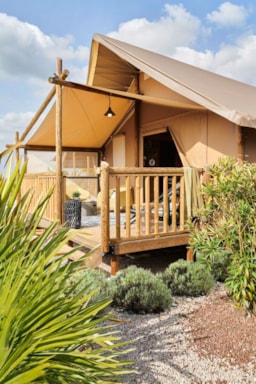 Location - Lodge Jungle Confort 26M² 2 Chambres + Terrasse Couverte + Tv - Flower Camping Domaine de Pendruc