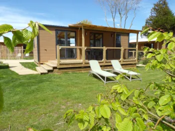 Mietunterkunft - Mobilheim Horizon Premium 31M² 2 Schlafzimmer / Überdachte Terrasse + Tv + Bettbezug / Fußgängerzone - Flower Camping Domaine de Pendruc
