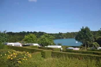 Stellplatz - Stellplatz Meerblick - Camping de Kérantérec