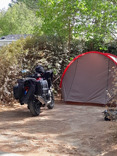 Nature Pitch less than 80m², electricity included,ideal for tents, vans or small caravans — 6