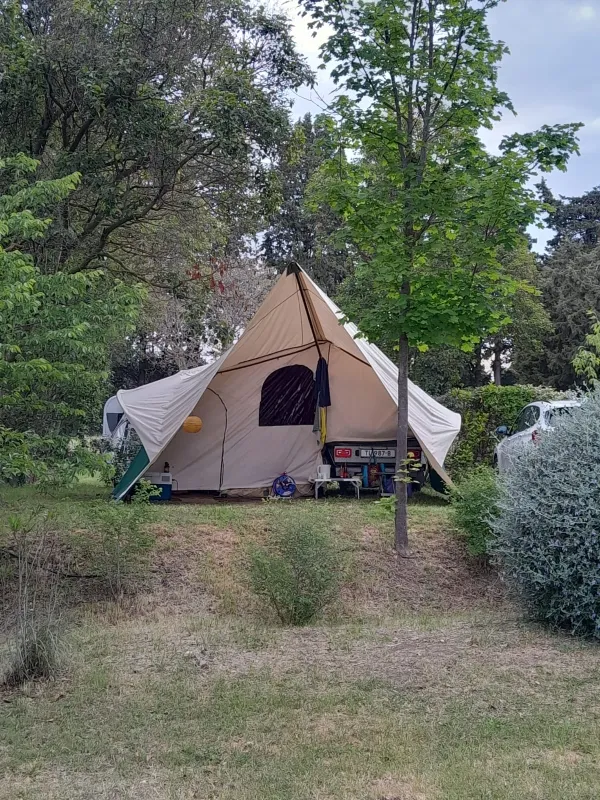 Emplacement Confort + De 100 M²,Éléctricité Inclus-Véhicule Max 7.5 Mètres