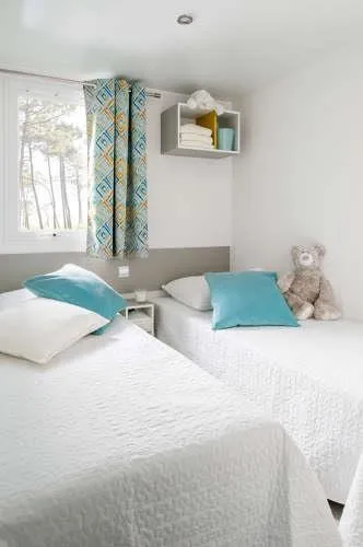 Accommodation - Mobilhome Titania - image n°2 - Camping La Chapelle Saint Claude
