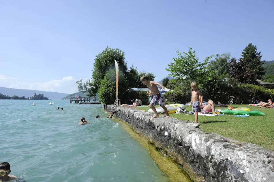 Camping La Chapelle Saint Claude