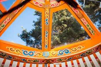 Location - Yourte Traditionnelle Mongole De 20M² + Terrasse 2/3 Personnes - Camping du Pont de Braye