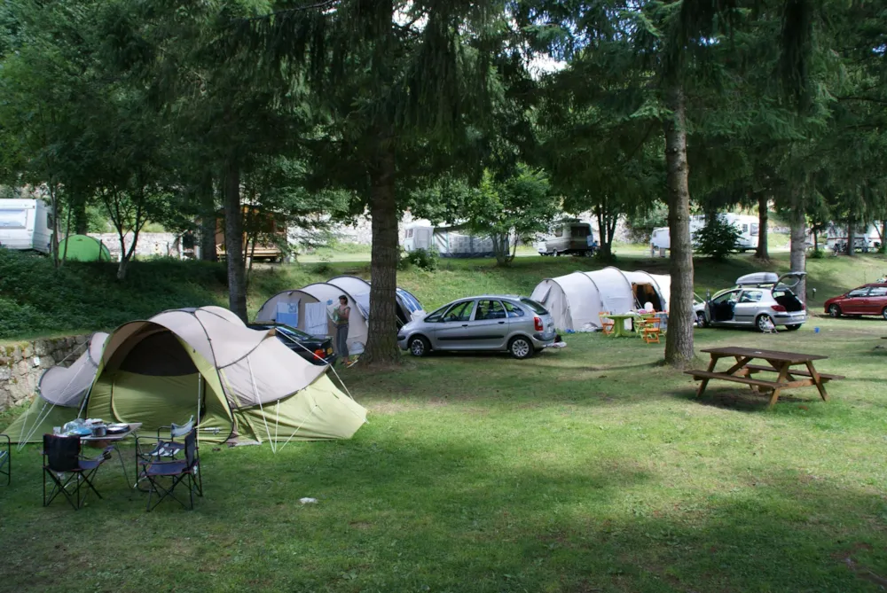 Package : Pitch + Car + tent / caravan / motor home