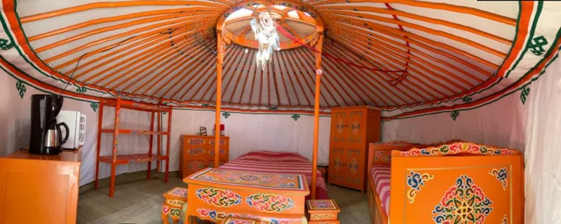 Yourte Traditionnelle Mongole De 20M² + Terrasse 2/3 Personnes