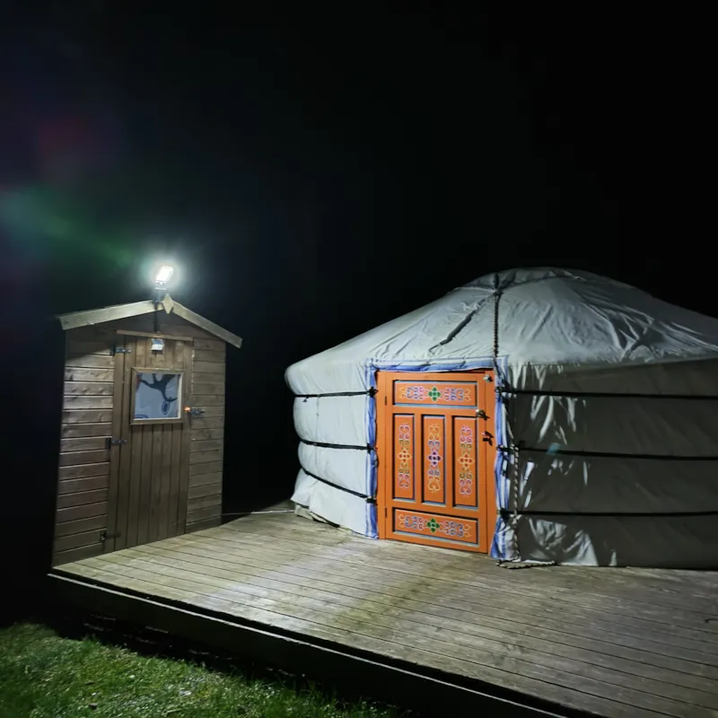 Yourte Traditionnelle Mongole De 20M² + Terrasse 2/3 Personnes