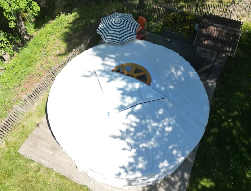 Yourte Traditionnelle Mongole De 20M² + Terrasse 2/3 Personnes