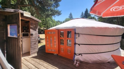 Traditional Mongolian Yurt 20m ² + terrace