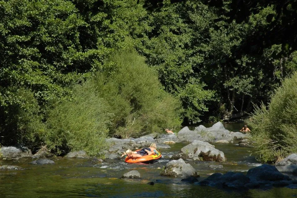 Flower Camping Le Val de l'Arre