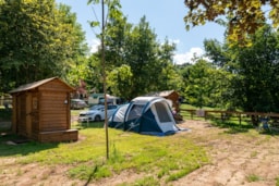 Kampeerplaats(en) - Standplaats Premium Freecamp - Uitgerust Met Privé Sanitaire Blok - Flower Camping Le Val de l'Arre