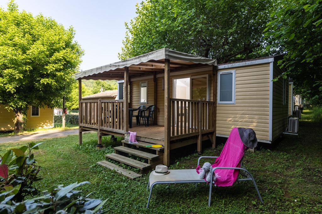 Location - Mobile Home Confort Super Mercure 2 Chambres / Terrasse Couverte + Climatisation - Camping Le Val de l'Arre