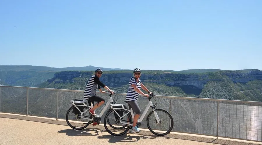 Flower Camping Le Val de l'Arre