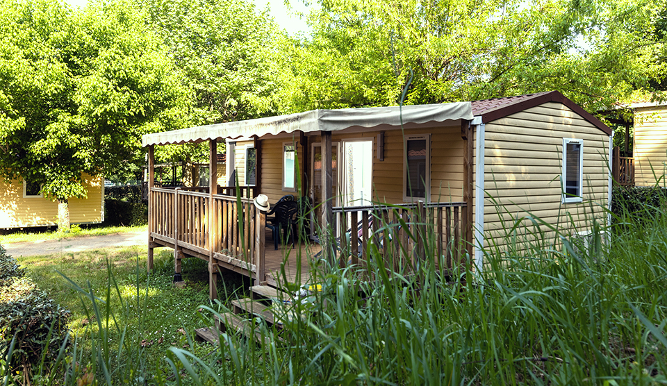 Location - Mobile Home Confort Super Titania 3 Chambres / Terrasse Couverte + Climatisation - Camping Le Val de l'Arre