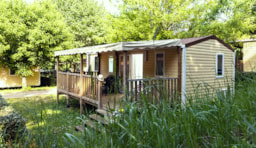 Mietunterkunft - Mobilheim Confort Super Titania 3 Zimmer / Überdachte Terrasse + Klimaanlage - Flower Camping Le Val de l'Arre