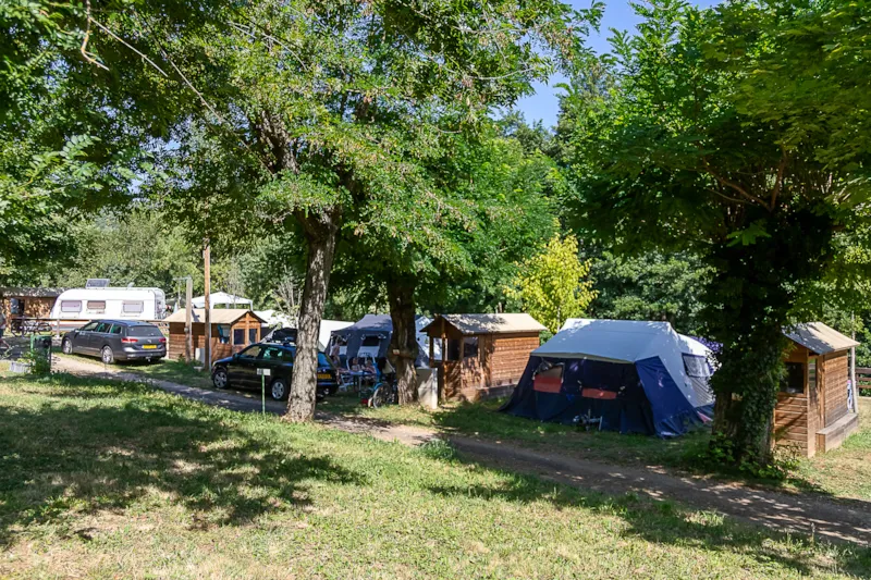 Forfait Premium Freecamp - Emplacement Équipé D'un Bloc Sanitaire Privatif