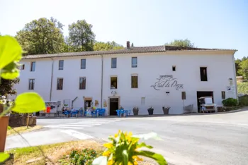 Flower Camping Le Val de l'Arre - Ucamping