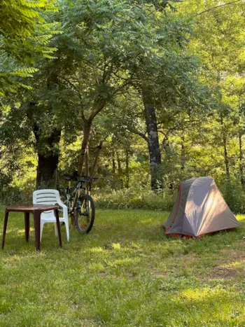 Pitch - Nature Pitch Without Electricity - Flower Camping Le Val de l'Arre
