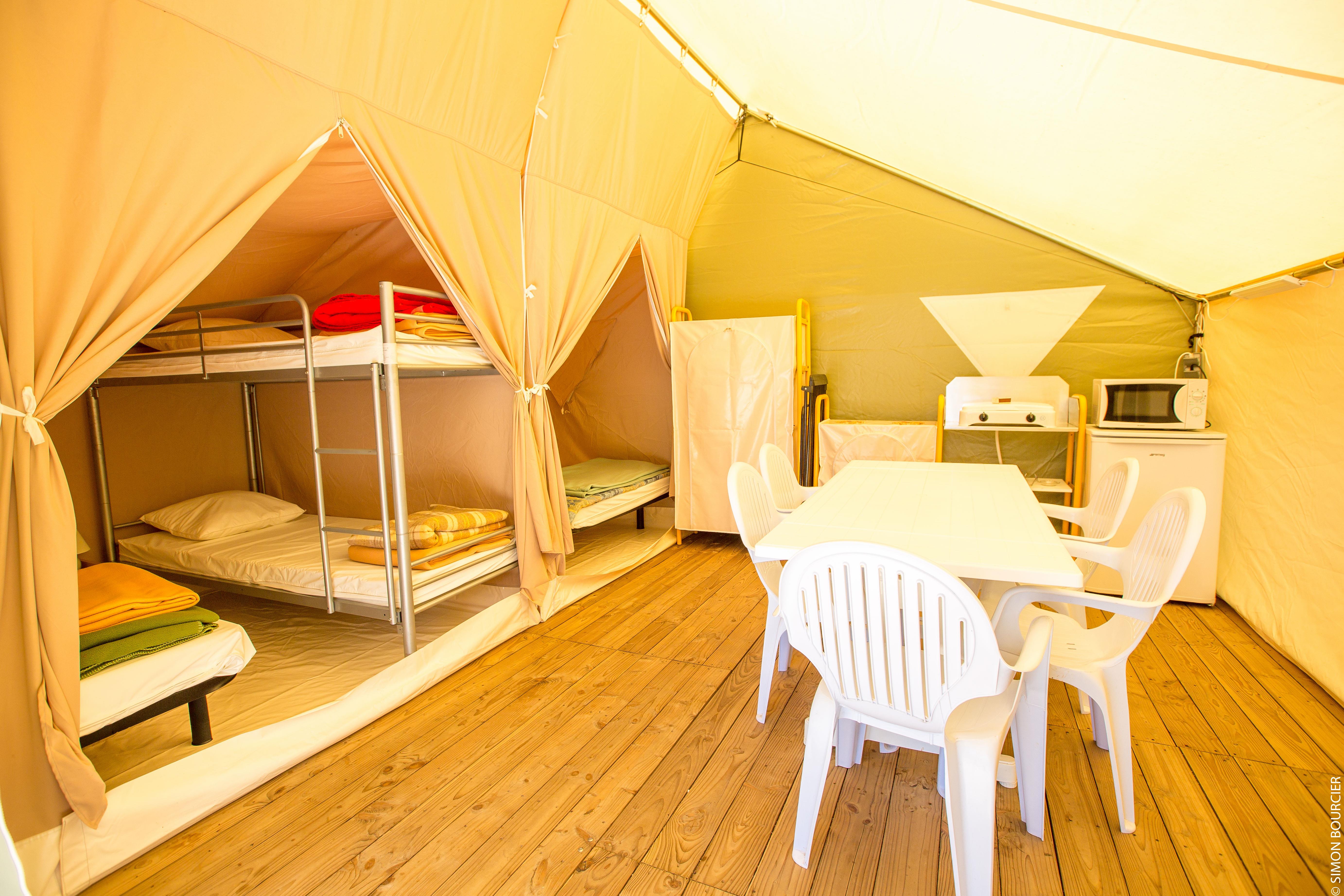 Tente Aménagée Simply 20M² / 2 Chambres - Terrasse Couverte (Sans Sanitaires Privatifs) Tente Aménagée Simply 20M² / 2 Chambres - Terrasse Couverte (Sans Sanitaires Privatifs)