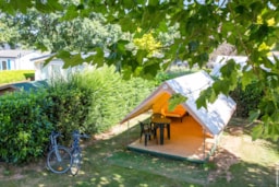 Location - Tente Canada Treck 7M² / 1 Chambre - Terrasse Couverte (Sans Sanitaires Privatifs) - Camping - Caravaning Les Peupliers