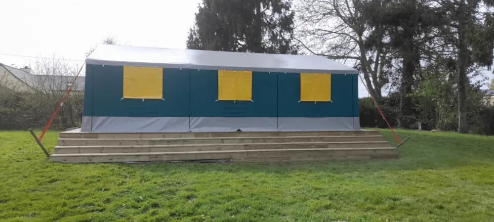 Emplacement - Lit X1personne (Tente Dortoir Collective -  Max14 Personnes) - Camping - Caravaning Les Peupliers