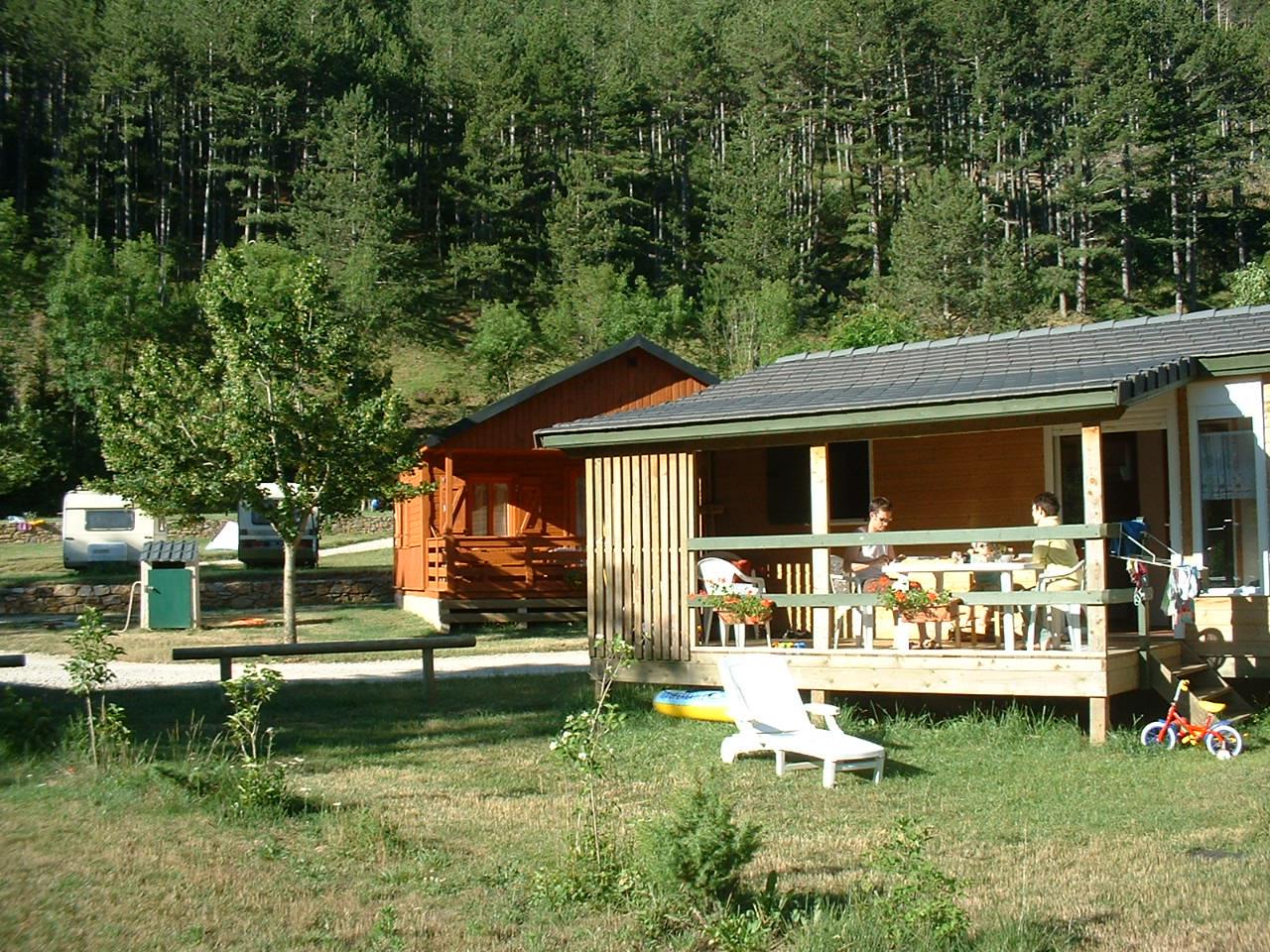 Location - Chalet Bruyere 2 Chambres - Camping La Cascade, Meyrueis