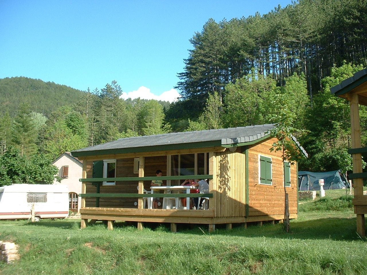 Location - Chalet Circaete 3 Chambres - Camping La Cascade, Meyrueis