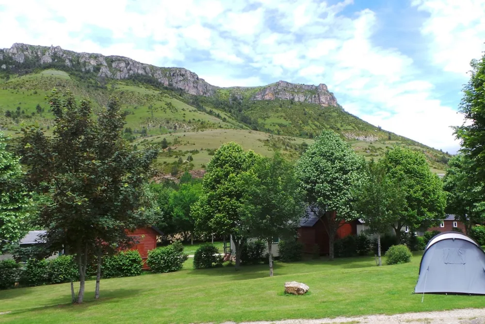 Emplacement - Forfait Randonneur - Camping La Cascade