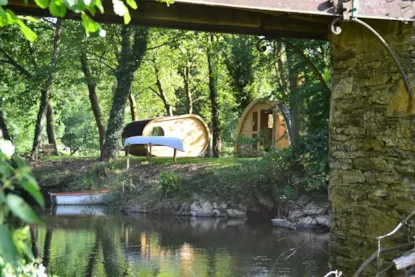 Cabane Hobbit  Insolite En Bois