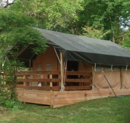 Location - Tente Safari 21M² / 2 Chambres - Terrasse Couverte (Sans Sanitaires Privatifs) - Camping Les Tailladis